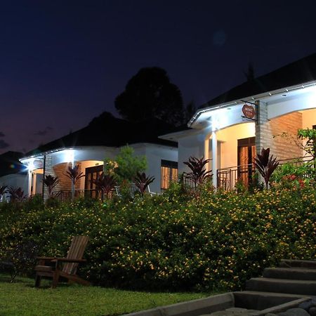 Home Bliss Hotel- Fort Portal Uganda エクステリア 写真