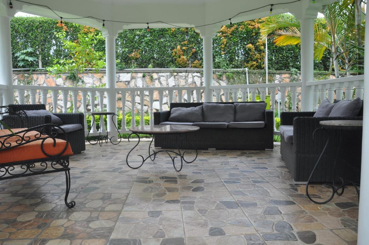 Home Bliss Hotel- Fort Portal Uganda エクステリア 写真