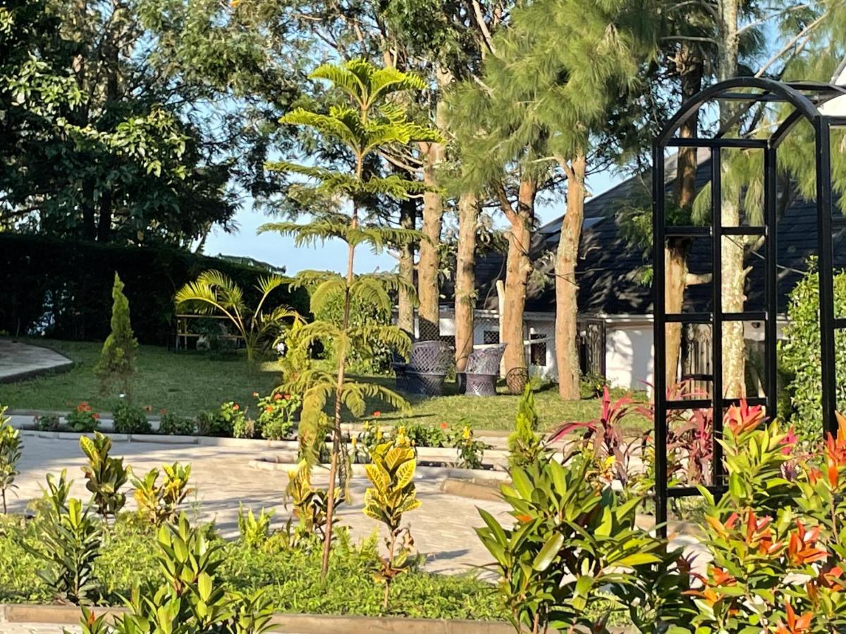 Home Bliss Hotel- Fort Portal Uganda エクステリア 写真