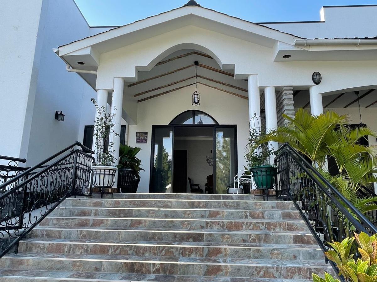 Home Bliss Hotel- Fort Portal Uganda エクステリア 写真