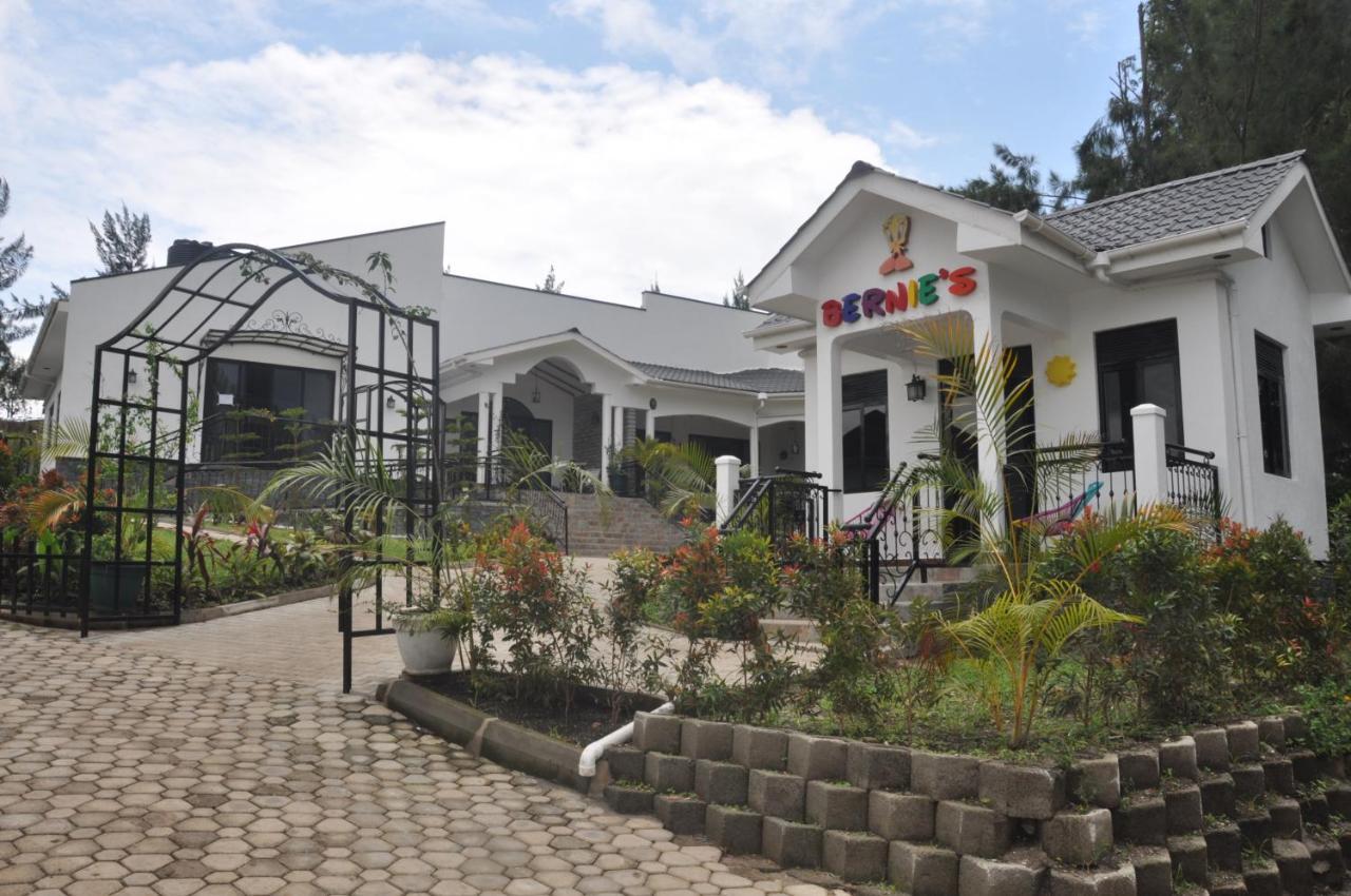 Home Bliss Hotel- Fort Portal Uganda エクステリア 写真