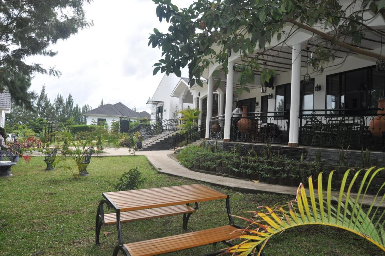 Home Bliss Hotel- Fort Portal Uganda エクステリア 写真