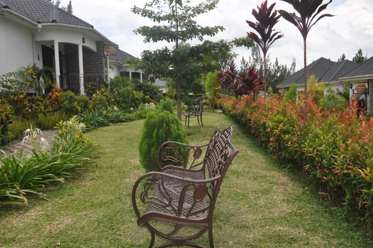 Home Bliss Hotel- Fort Portal Uganda エクステリア 写真